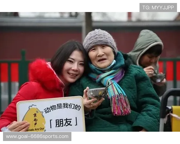 足球球星用爱心传递温暖 用行动关爱社会弱势群体